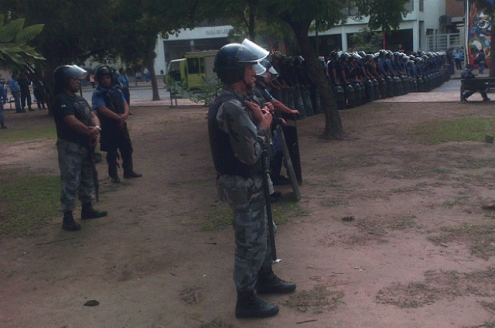 Fuerte dispositivo policial en calles y rutas para evitar cortes de tr�nsito