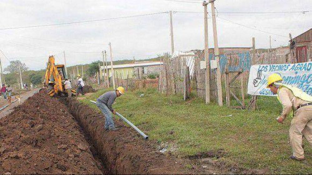 325 Familias del barrio Nueva Esperanza contar�n con agua potable