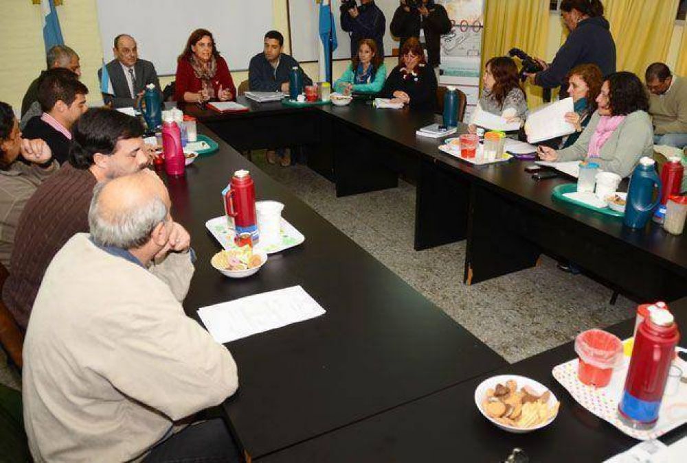 El gobierno ofreci� a los docentes adelantar un mes la �ltima cuota del aumento