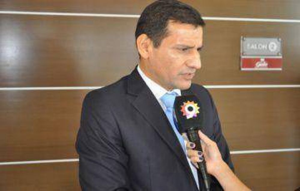Mongel� quiere que telefon�as adviertan el da�o que causa uso de los celulares