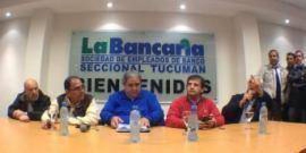 Marchan 10 mil bancarios de todo el pa�s en Tucum�n y prev�n un paro nacional para la semana pr�xima