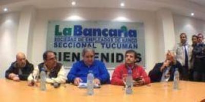 Marchan 10 mil bancarios de todo el pa�s en Tucum�n y prev�n un paro nacional para la semana pr�xima