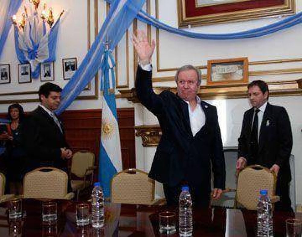 Para Peralta �no hubo sorpresa� en renuncias