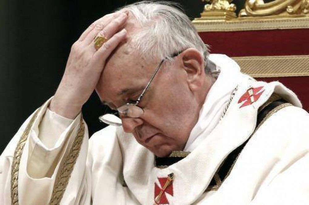 El papa Francisco, enojado por una lujosa comida en el Vaticano