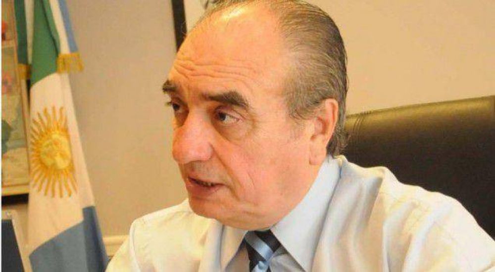 Renunci� Julio Sotelo por �diferencias� con Bacileff