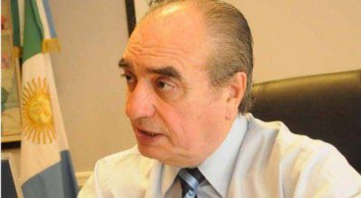 Renunci� Julio Sotelo por �diferencias� con Bacileff