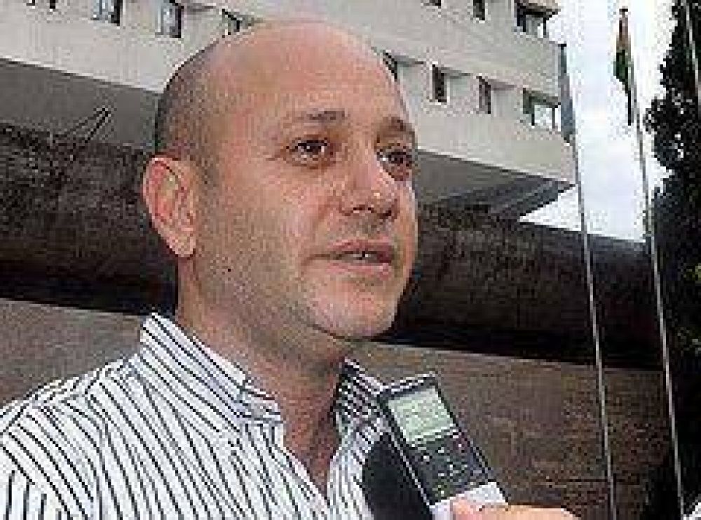 Hinojo tuvo que aclarar postura del PJ sobre libertad de prensa