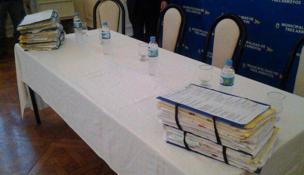 Se firmaron escrituras en la Municipalidad