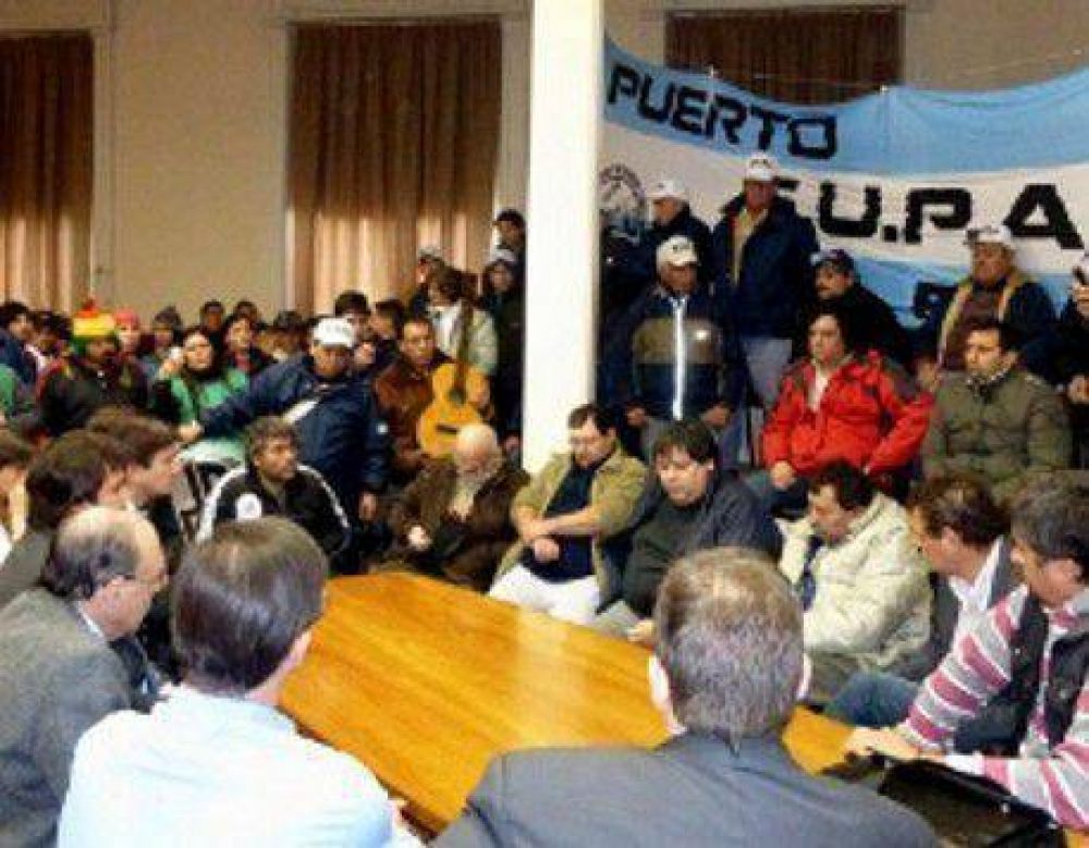 Los trabajadores portuarios reclamaron apoyo al Concejo