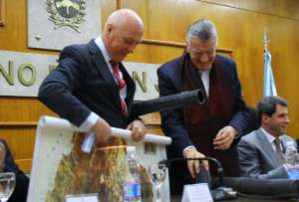 Por obra del t�nel buscan involucrar m�s provincias