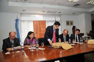 Arl�a: �La semana que viene estar�n las m�quinas trabajando�