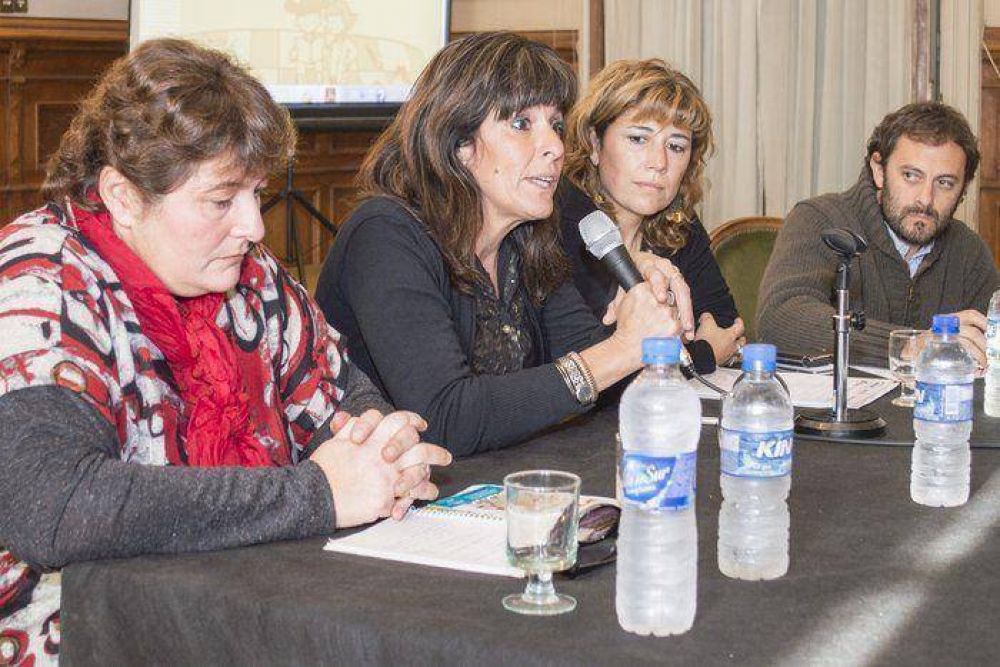 Se realiz� una reuni�n informativa con profesionales de la educaci�n