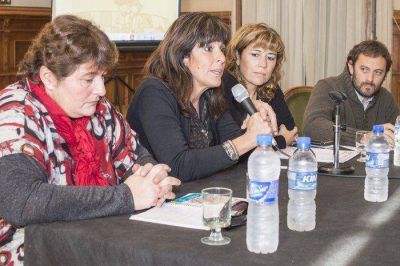 Se realiz� una reuni�n informativa con profesionales de la educaci�n