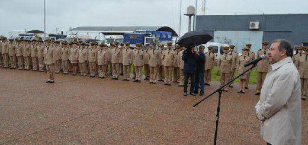 Franco particip� del acto de recordaci�n del hundimiento del Guardacostas Rio Iguaz�