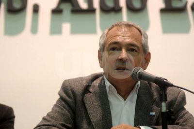 Barletta asumi� como presidente de la UCR santafesina