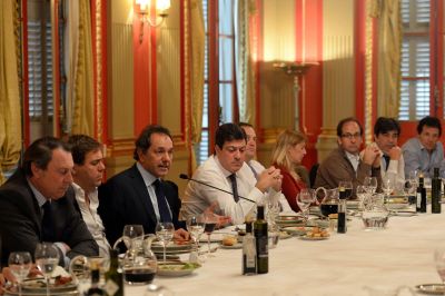 Scioli junt� a senadores K en un almuerzo �buena onda�