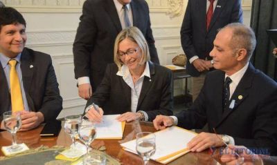 Convenio entre el STJ y la Unne para abrir el doctorado de Derecho