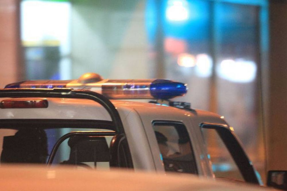 Una madre entreg� a su hijo y una joven con la que conviven: Eran buscados por abuso sexual