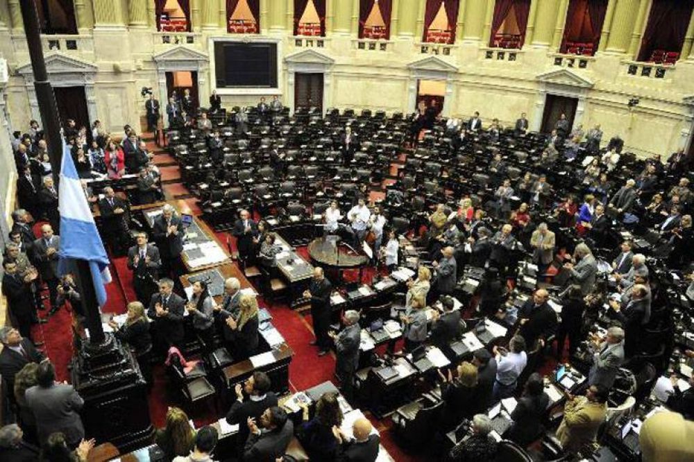 Moderada expectativa local por la ley de trabajo registrado