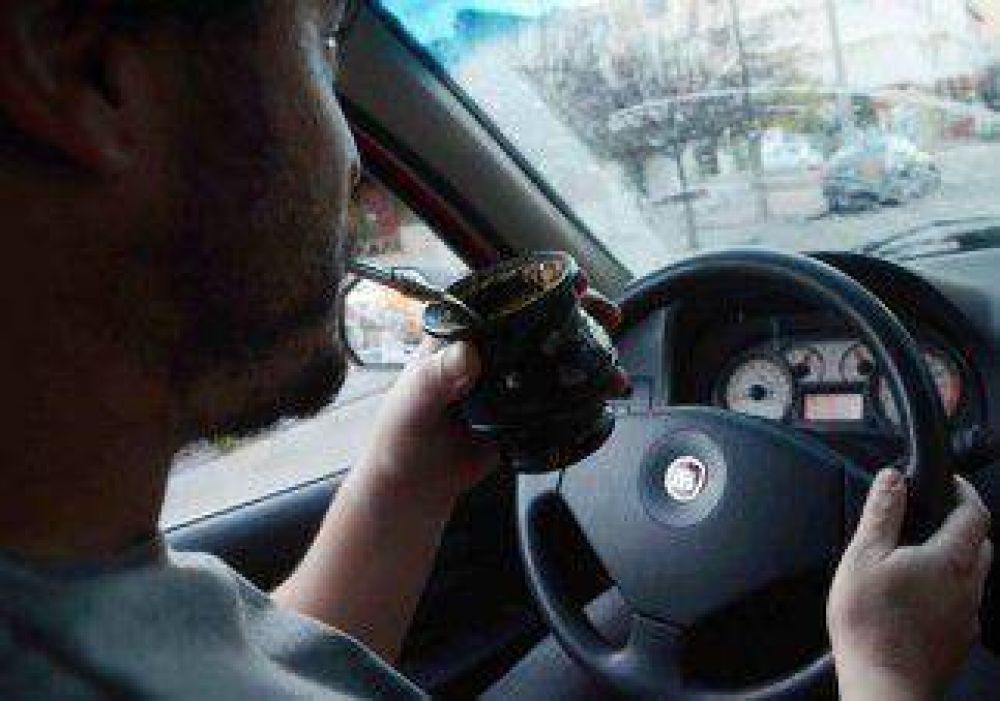 Seguridad vial: rechazan prohibici�n a tomar mate 