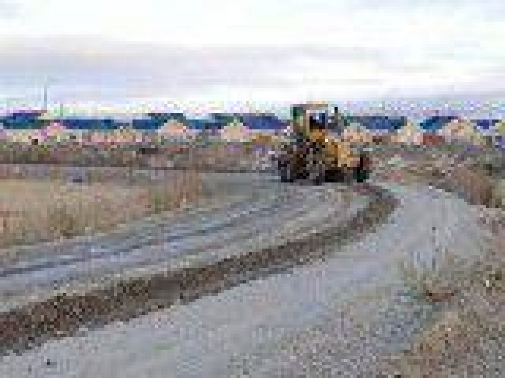 Obras P�blicas trabajan en la extensi�n de redes cloacales y refacci�n del gimnasio Rocha