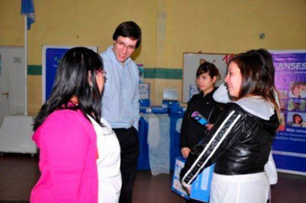 �Conectar igualdad� ya entreg� m�s de 30 mil netbooks en Santa Cruz