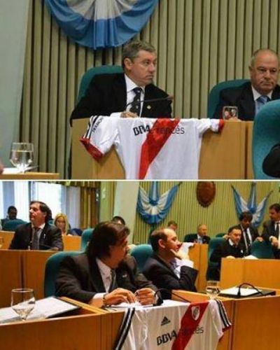 Se festej� el campeonato de River hasta en la legislatura santacruce�a
