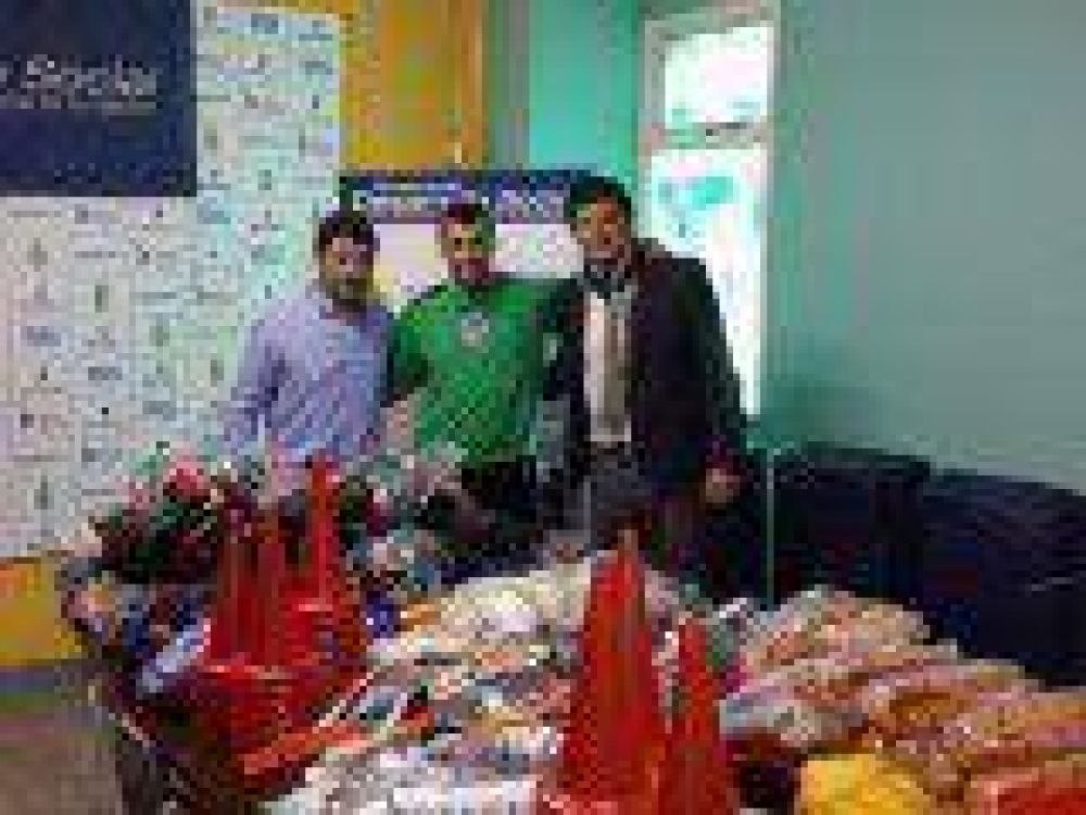 Gestionado por el diputado G�mez Bull entregaron material deportivo al Atl�tico Boxing Club