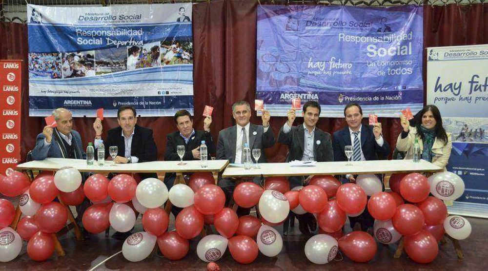 Municipio de Lan�s: jornada de responsabilidad social deportiva