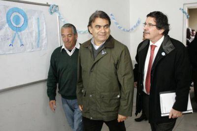 Junto a Sileoni, Guti�rrez y Lozano inauguraron la Escuela T�cnica de la UNQ