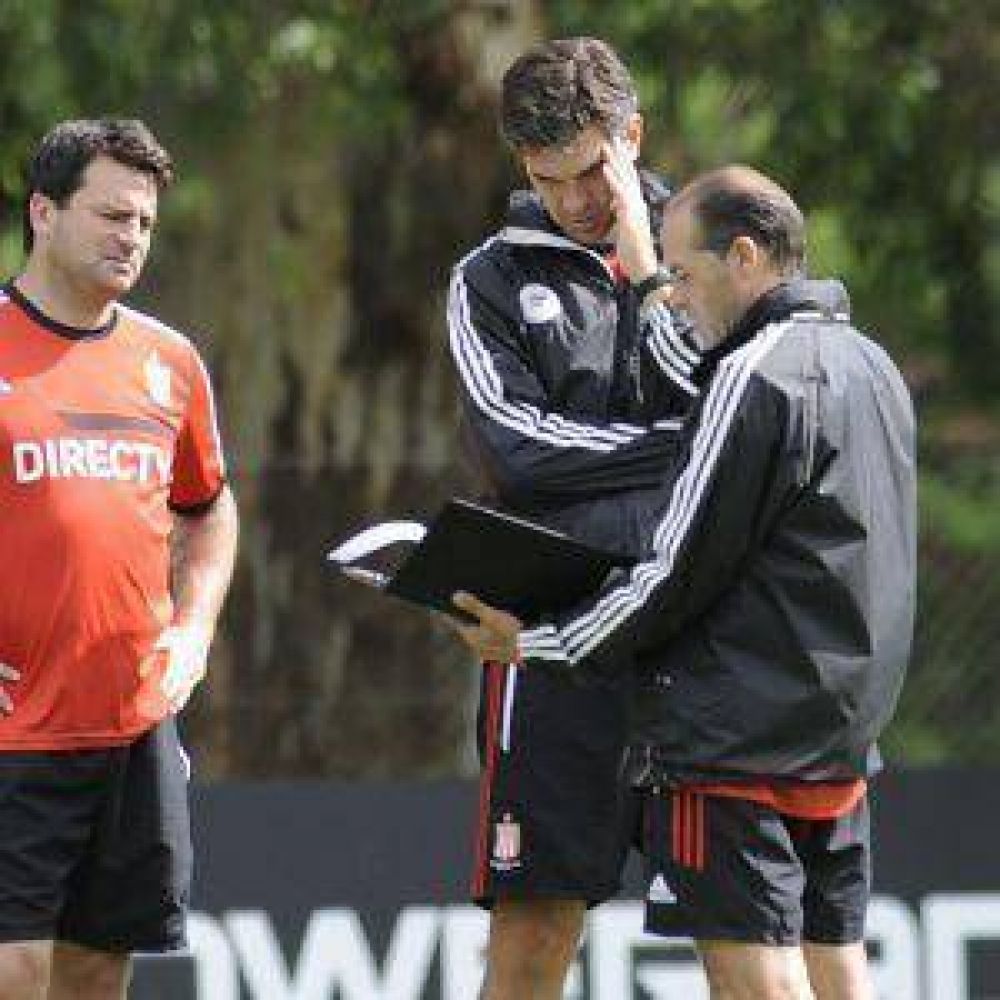 Pellegrino quiere a los refuerzos para arrancar la pretemporada