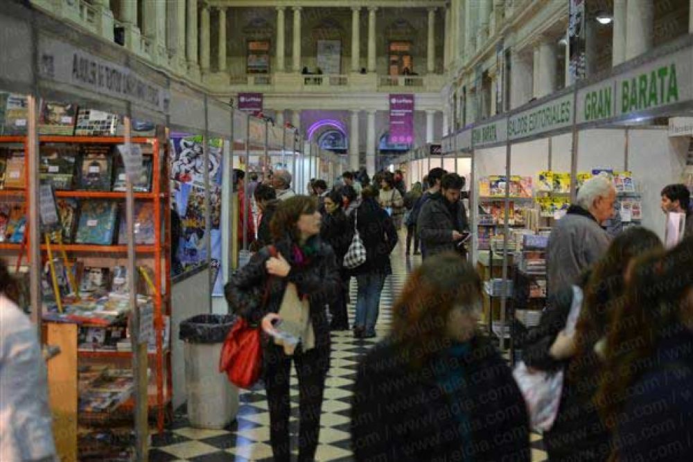 El Pasaje se llena de libros para una fiesta de la cultura 
