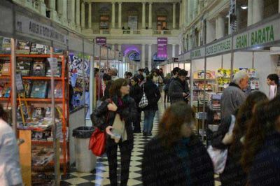 El Pasaje se llena de libros para una fiesta de la cultura 