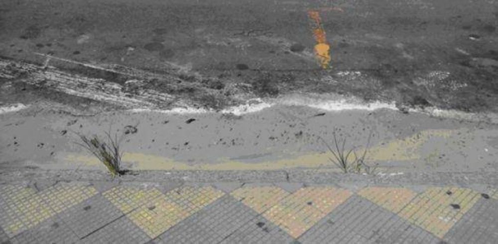 Sin control: Arrojan cemento a los desag�es