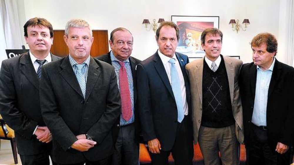 Scioli, contra Massa y Macri: �Ellos creen que hay que cambiar todo�