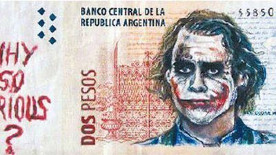 Los billetes de 2 pesos ahora se usan para hacer �arte�