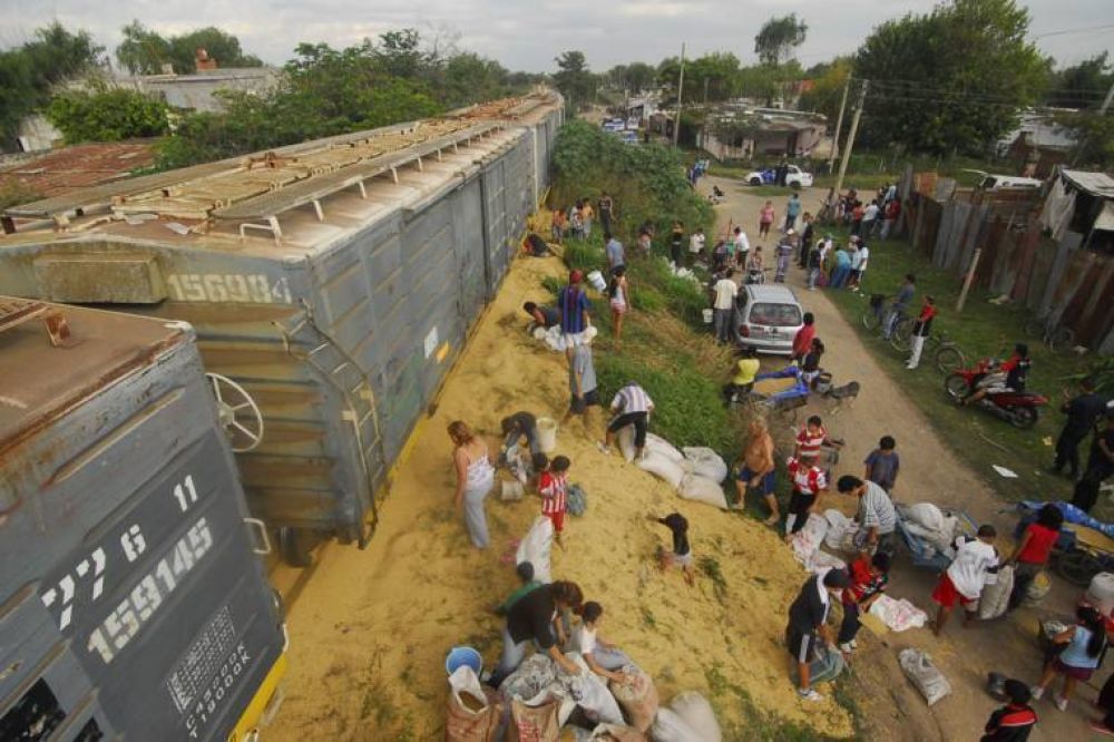 En un operativo de la polic�a federal se recuper� la soja robada del tren en Santa Rosa de Lima