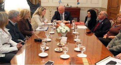 Bonfatti recibi� a familiares de las v�ctimas