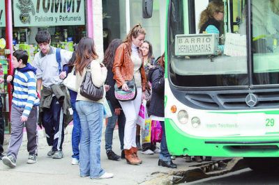 Los colectiveros y los bancarios har�n paros la pr�xima semana