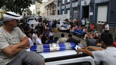 Podr�an dar hasta cinco a�os de c�rcel a polic�as acuartelados