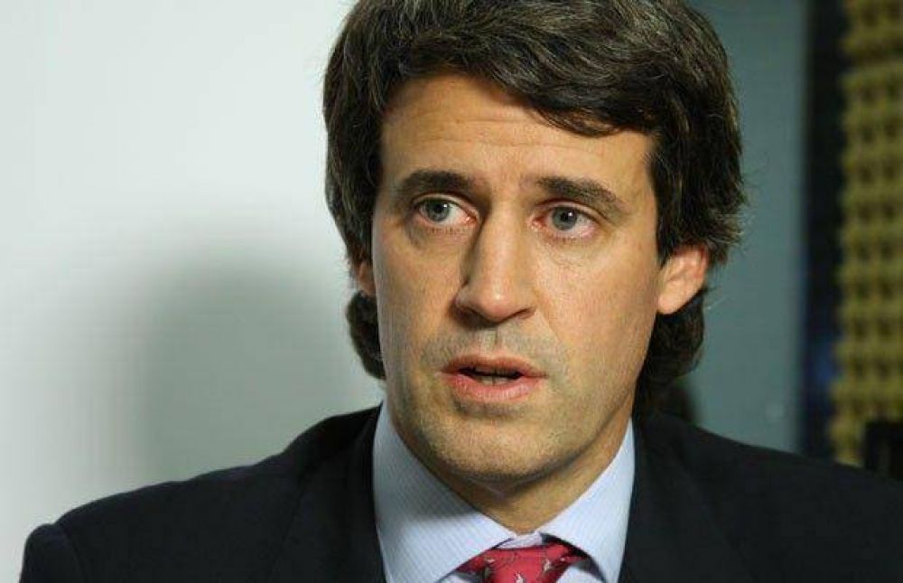 Prat-Gay: "El Gobierno se qued� sin caja y quiere recuperarla con un tipo de cambio m�s alto"