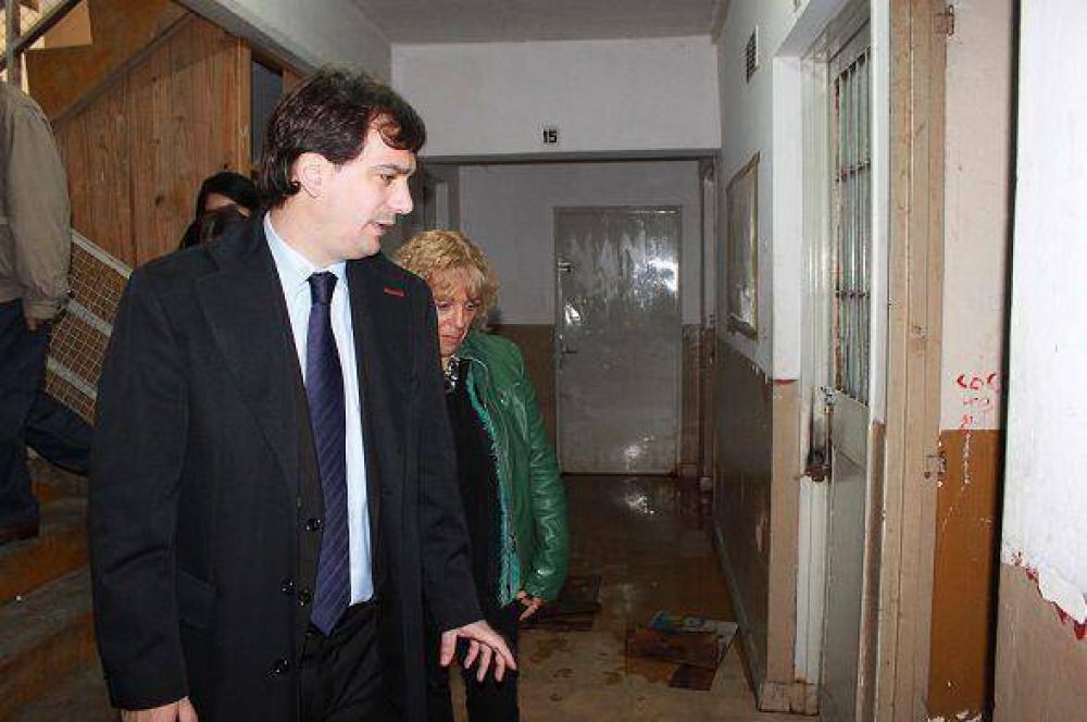 Galmarini denunci� �desidia y falta de gesti�n� en la Escuela N� 28