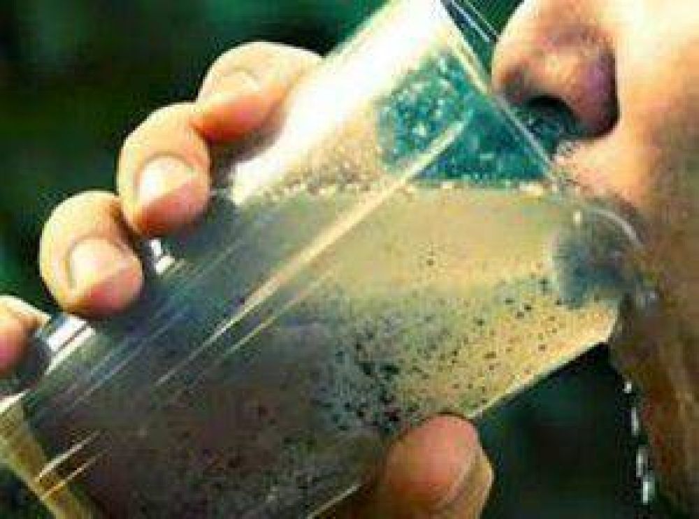 El agua de Areco y las contradicciones pol�ticas. Con la salud no se juega.