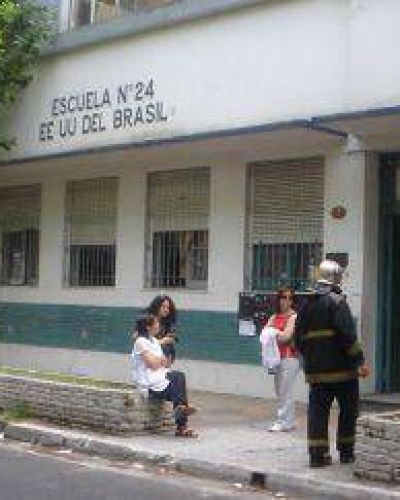 El municipio realiza tareas de refacciones edilicias en escuelas de la ciudad