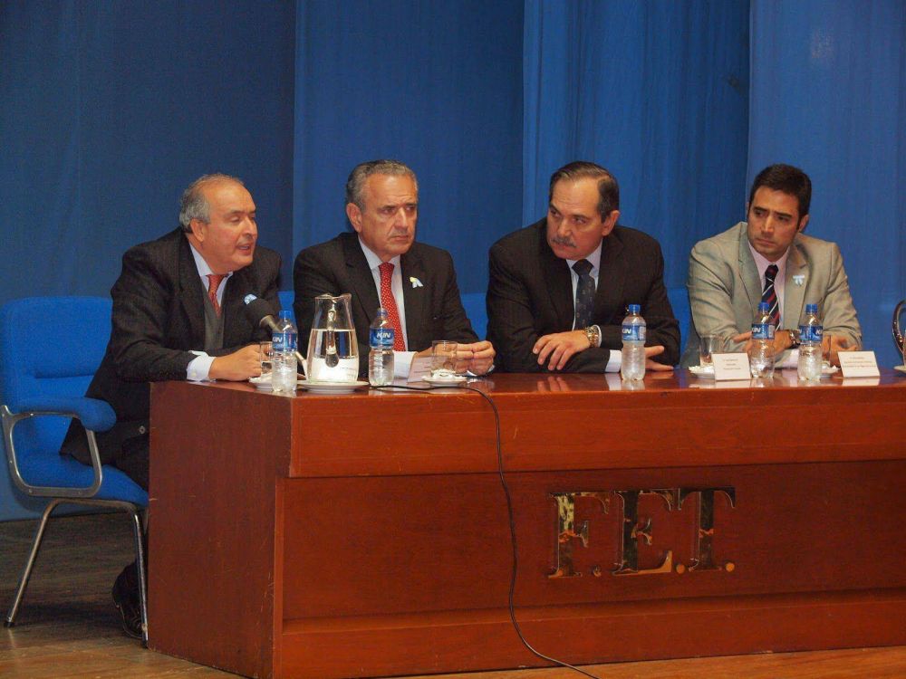  L�pez y Alperovich se reunieron con la FET por el proyecto del centro comercial a cielo abierto