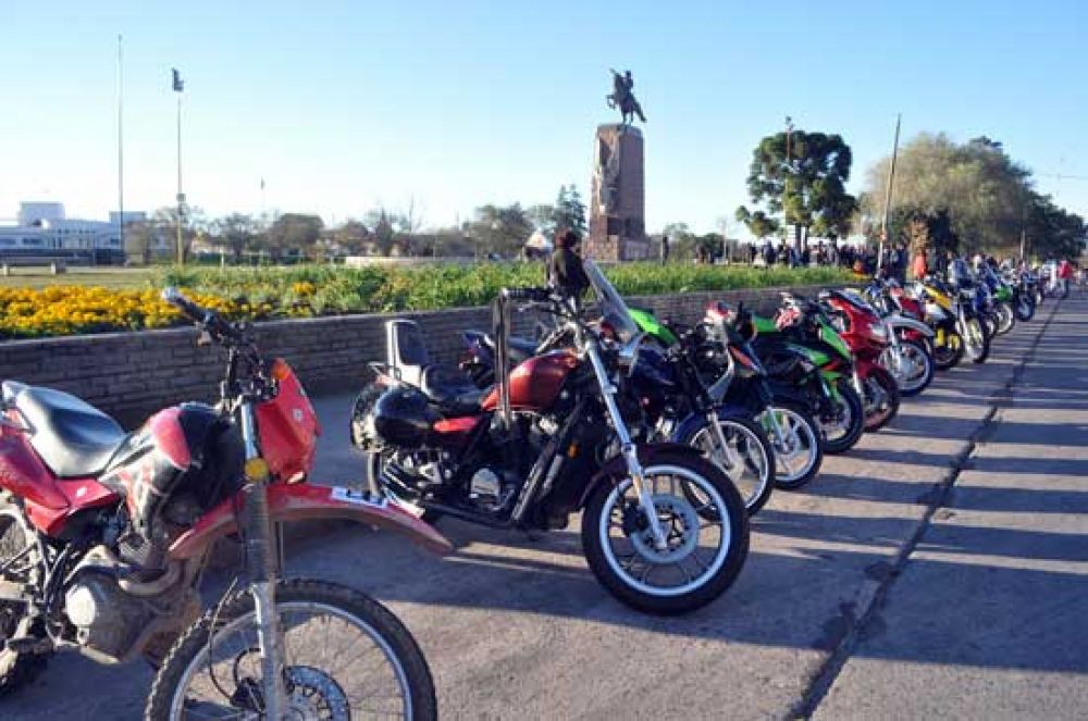 Motoqueros se manifestaron contra la ley provincial