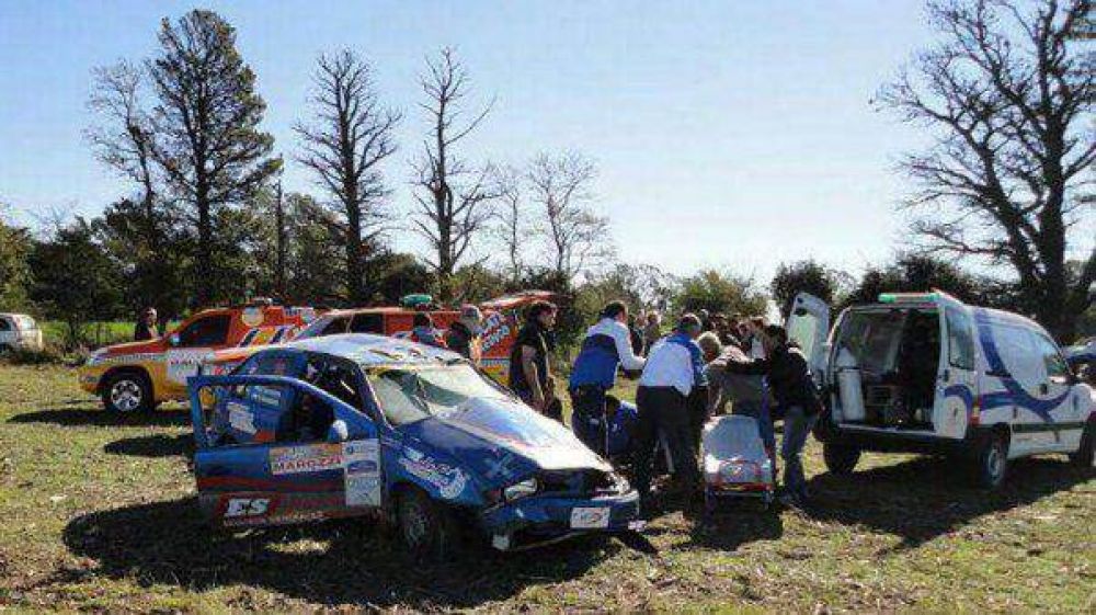 Una mujer muri� tras despistarse un auto en el Rally de C�rdoba