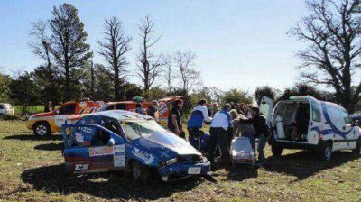 Una mujer muri� tras despistarse un auto en el Rally de C�rdoba