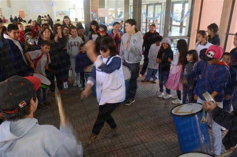 La Regi�n sigue al ritmo de la celebraci�n patria 