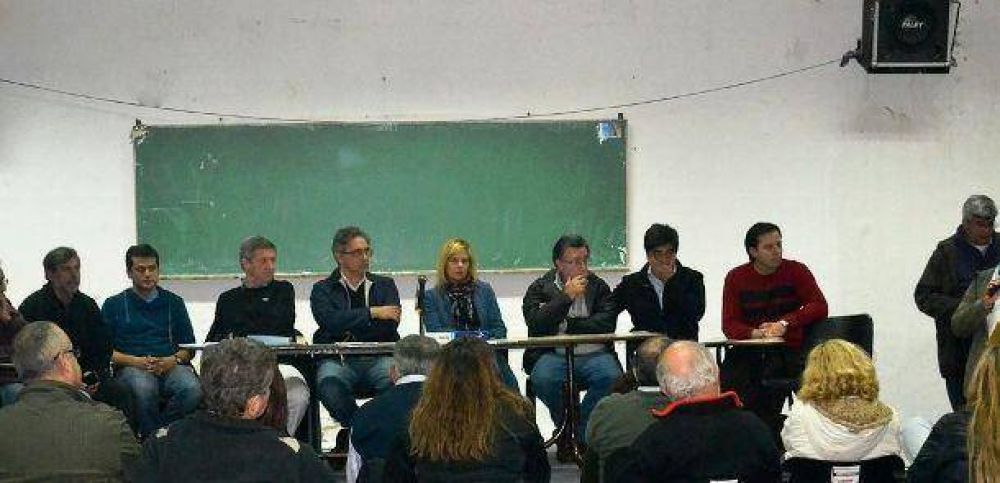 Militantes del kirchnerismo debatieron sobre el desarrollo de la ciudad